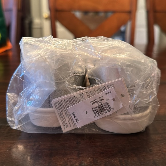 NWT GAP Toddler Metallic Glitter Sneaker, size 10 - Picture 5 of 7